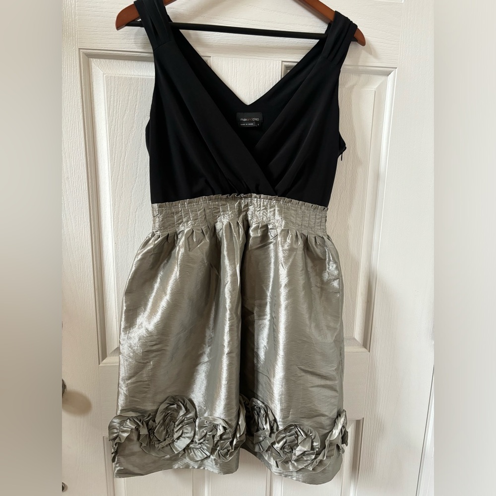 Max and Cleo Sleeveless Dress  Size 8 With Slit Pockets.